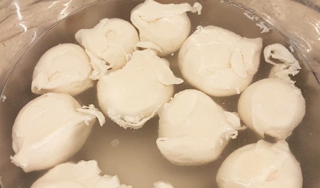 Vegan Mocksarella in Brine.