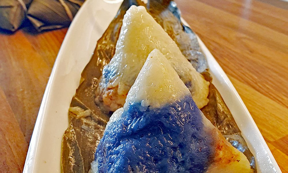 Nyonya Dumpling with blue pea flower colour