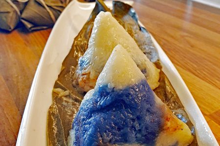 Nyonya Dumpling with blue pea flower colour