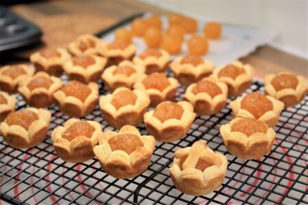 Pineapple-tarts-cooling-on-rack-