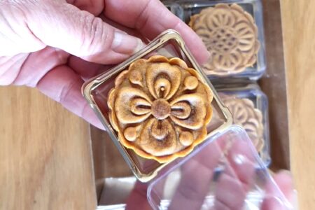 Small moon cake in the package.